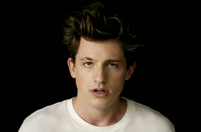 Sakit Hati, Charlie Puth Berdarah-Darah di MV 'Dangerously'