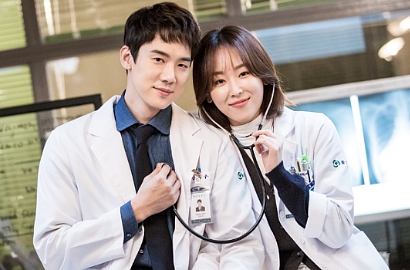 Bikin Kepo, Pertemuan Seo Hyun Jin dan Yoo Yeon Seok di 'Romantic Doctor'