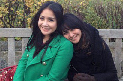 Ayu Ting Ting-Syifa Pose Konyol 'Makan Orang', Nagita-Marsha Bergaya Simple Nan Elegan
