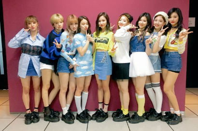 Tinggal Bareng, Twice Ungkap Rahasia dan Kebiasaan Tidur Kocak Para Member