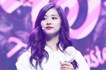 Tzuyu Tulis 'JYP Brengs*k' di Album Twice, Fans Malah Ngakak