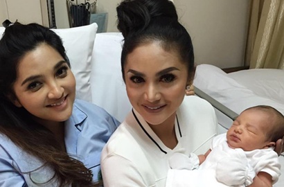 Ashanty Rayakan Ultah ke-33, Krisdayanti Kirim Kue Cantik Nan Mewah