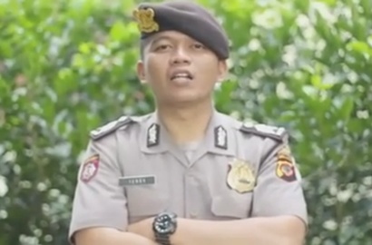 Video Viral Intip Polisi Ganteng Nyanyi Dan Nge Rap Tahu Bulat