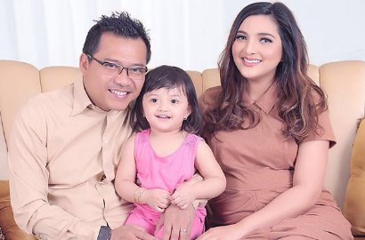 Dapat Kado Tas Mewah dari Hasil Tabungan Aurel dan Azriel, Ashanty Nangis