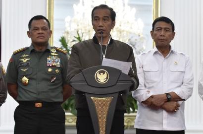 Sering Blusukan Tapi Tak Temui Massa di Istana, Jokowi Abaikan Rakyat?