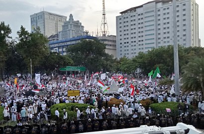 Mulai Gas Air Mata Hingga Korban Tewas, Ini Kronologi Ricuhnya Demo 4 November