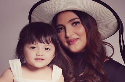 Sedihnya Putri Ashanty Berikan Ciuman Terakhir Untuk Sang Nenek