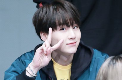 Seperti Ini Cara Unik Tapi Ampuh Suga BTS Hindari Permainan Ciuman Kertas
