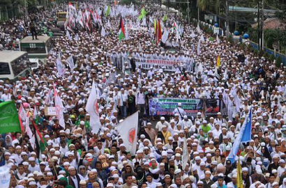 Sempat Terjadi Kerusuhan, 79 Aparat Terluka Saat Demo 4 November