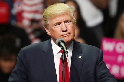 Hillary Clinton Bebas dari Skandal Email, Donald Trump Kecam FBI