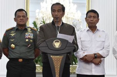 Laris Manis di Online Shopping, Jaket Bomber Jokowi Jadi Tren