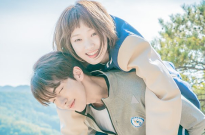 Intip Senyum Ceria Lee Sung Kyung - Nam Joo Hyuk cs di BTS 'Kim Bok Ju'