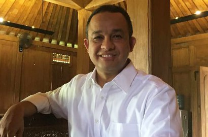 Foto Buni Yani dan Anies Baswedan Akrab, Apa Hubungan Mereka?
