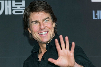 Kunjungi Korea, Tom Cruise Dapat Hadiah Manis Ini dari Grup Idol K-Pop