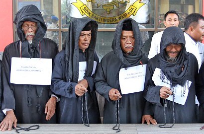 Doktor Lulusan Amerika 'Tunduk' ke Mahaguru Dimas Kanjeng Yang Ternyata Gelandangan