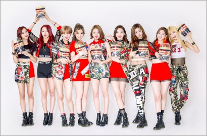 Twice Akui Selalu Punya Cara Komunikasi Dengan Fans