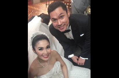 Bertabur Artis dan Pejabat, Ini Fakta Unik Dibalik Pernikahan Glamor Sandra Dewi