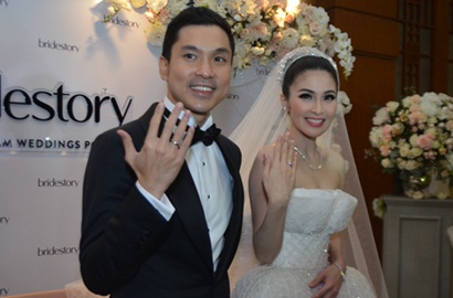 Bahagia Lepas Masa Lajang, Sandra Dewi: Akhirnya Saya Menikah