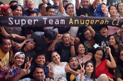 Sangat Sederhana, Begini Potret Kebersamaan Pemain dan Kru 'Anugerah Cinta'