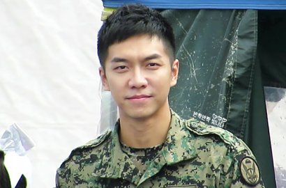 Lee Seung Gi Pasang Foto Idol Cewek Ini di Loker, Netter: Mendingan Yoona