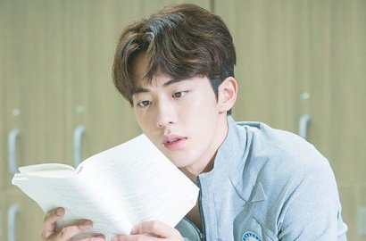 Siap-Siap Terpesona Lihat 'Serangan' Abs Nam Joo Hyuk di 'Weightlifting Fairy'