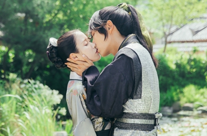 Lee Jun Ki Bicarakan Kado Ultah Ciuman untuk IU Saat Syuting 'Scarlet Heart'