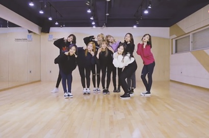 Kompak dan Ceria, Seperti Ini Aksi Twice di Video Latihan Dance 'Jelly Jelly'