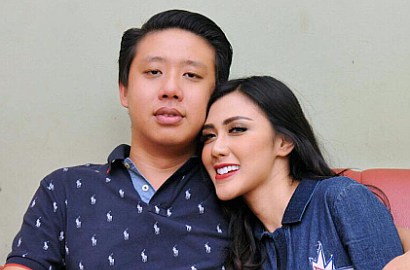 Rey Utami Ngaku Suami Diperas Soal Jam KW, Akun Gosip Sebar Kabar Benua Jatuh Miskin?
