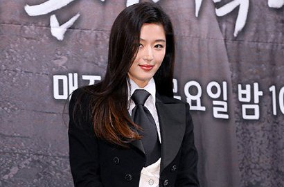Tampil Imut di Jumpa Pers, Jun Ji Hyun Malah Tuai Kritik