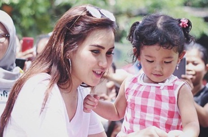 Curhat Bilqis Hobi Belanja, Bahasa Inggris Ayu Ting Ting Banjir Hujatan Lagi