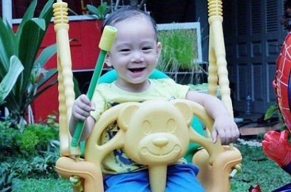 Sudah Mulai Syuting, Serunya Rafathar Belajar 'Terbang' Demi Jadi Superhero
