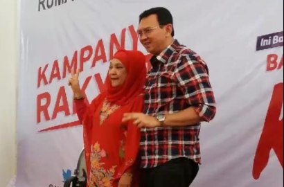 'Ditampar' Oleh Ibu Tua Ini, Ahok Akui Kapok Asal Bicara