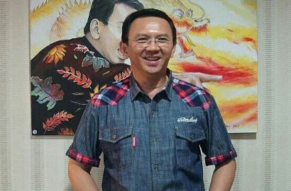 Ahok Resmi Jadi Tersangka Penistaan Agama, Dilarang Keluar Negeri