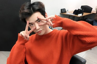 Jadi Pelatih Fitness Dadakan, Lengan Berotot Lee Jong Suk Bikin Salah Fokus