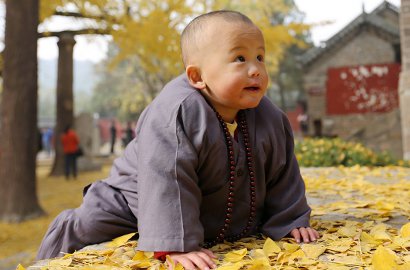 Terlalu Imut, Biksu Kecil Asal Tiongkok Ini Bikin Heboh Netizen