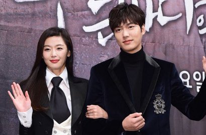 Lee Min Ho Tertawa Ganteng, Jun Ji Hyun Imut Makan Es Krim di 'Legend Blue Sea'