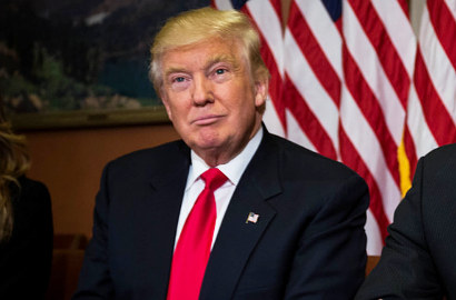Donald Trump Mendadak Buat Harga Saham Apple Jeblok