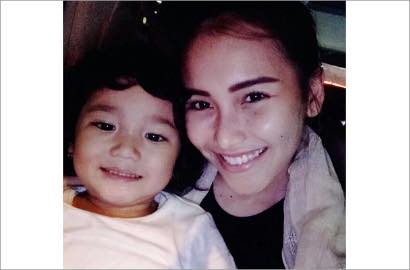 Panik Hidung Bilqis Tersumbat Mainan, Ayu Ting Ting Marahi Ayah Rozak?