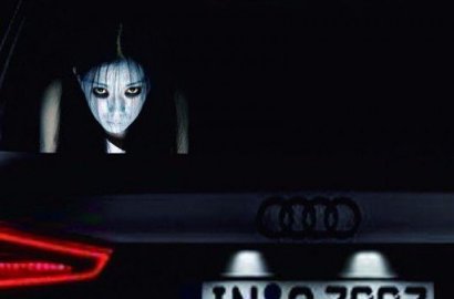 Dari Hantu Wanita Hingga Vampir, Stiker Ini Bikin Ngeri