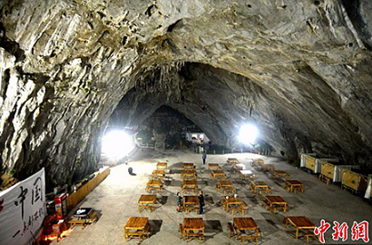 Aneh, Pria Ini Habiskan 3 Tahun Bangun Restoran di Dalam Gua