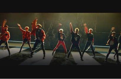 Dandan Ala Anak Jalanan, EXO Maskulin di MV Pendek 'Coming Over'