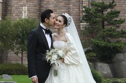 Bongkar Rahasia Ranjang, Sandra Dewi Ngaku Belum Malam Pertama Bareng Suami