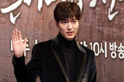 Siap-Siap Dibikin Deg-Degan Tatapan Lee Min Ho di Harper Bazaar Ini