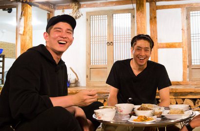 Yoon Kyun Sang Terpana Lihat Eric Nyuci Ikan di 'Three Meals a Day'