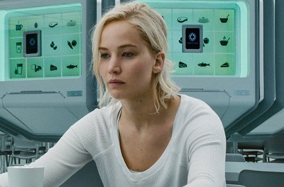 Pakai Bikini, Jennifer Lawrence Terjebak dalam Air di 'Passengers'