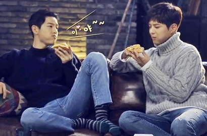 Awas Ngiler, Begini Lahapnya Song Joong Ki-Park Bo Gum Makan Pizza di Iklan Baru
