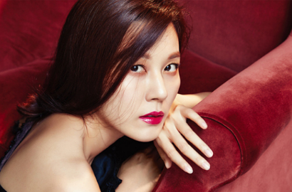 Berantakan, Kim Ha Neul Tampil Menyayat Hati di Poster 'Misbehavior'