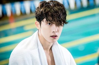 Awas Meleleh Lihat Nam Joo Hyuk Lagi-Lagi Pamer Abs di BTS 'Kim Bok Ju'