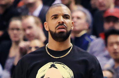 Balas 'Cinta' Taylor Swift, Drake Lip Sync Lagu 'Bad Blood'