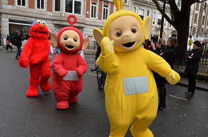 Dari Teletubbies Hingga Power Rangers Ramaikan Parade Mainan di London